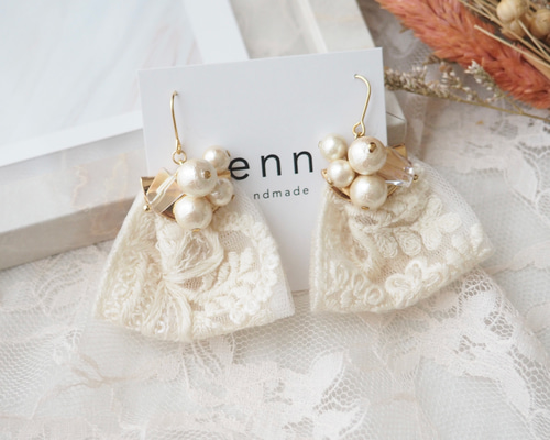 pearl bloom】インド刺繍リボン ホワイト×コットンパール ピアス