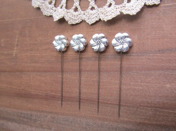 シルバーメタルお花ビーズの待ち針　大　４本セット 2枚目の画像