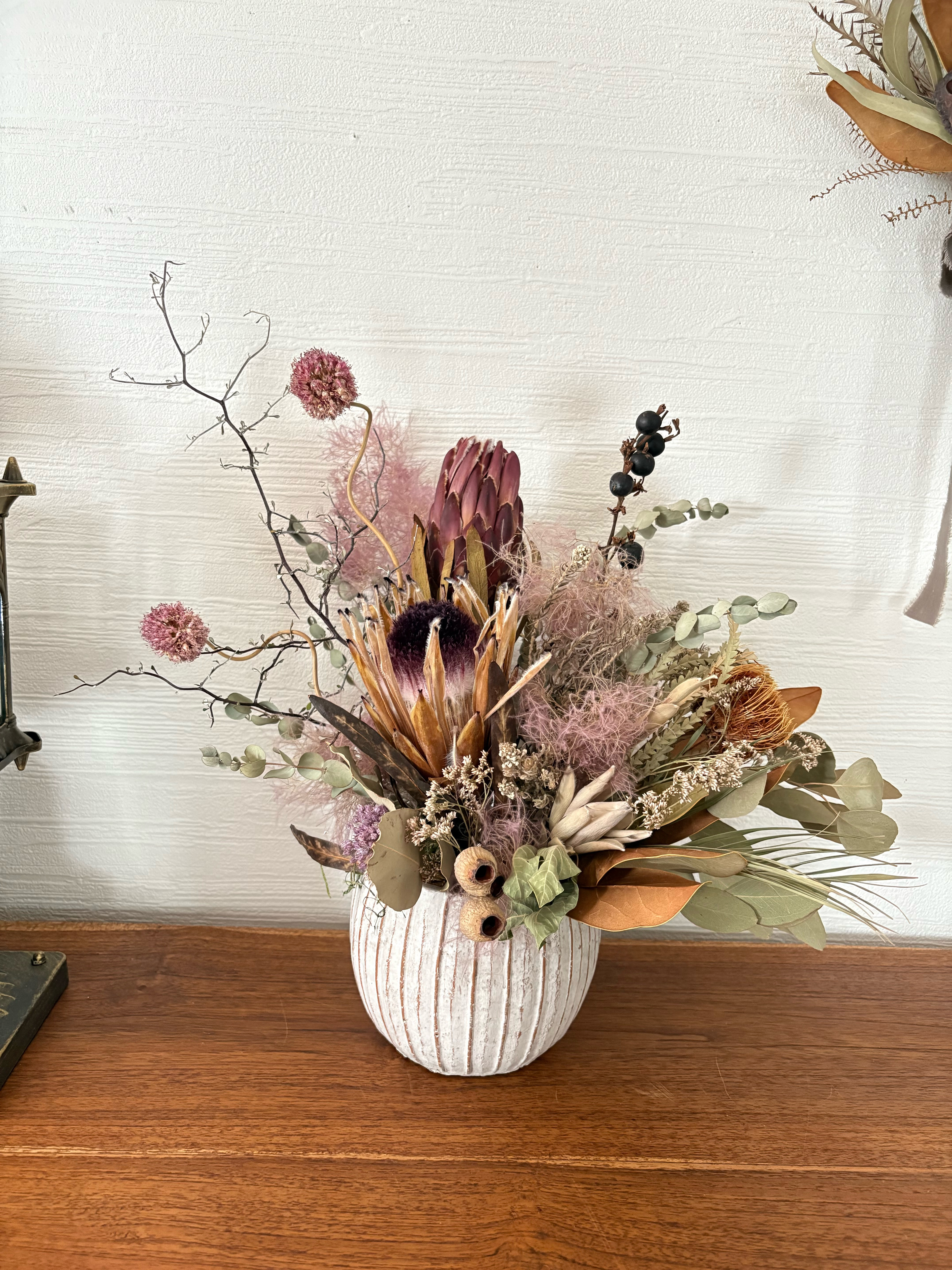 ⭐️SALE⭐️プロテアドライフラワーアレンジメント　置き型ドライフラワーアレンジ　開店祝い　新築祝い