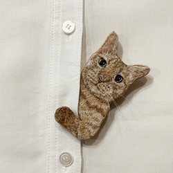 犬刺繍のブローチ【ゴールデンレトリバー】 ブローチ hitomi