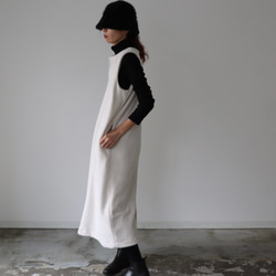 冬のモコモコ高級メルトンフリースワンピース／スラッシュネックワンピース／メルトンジャンパースカート／生成り 10枚目の画像