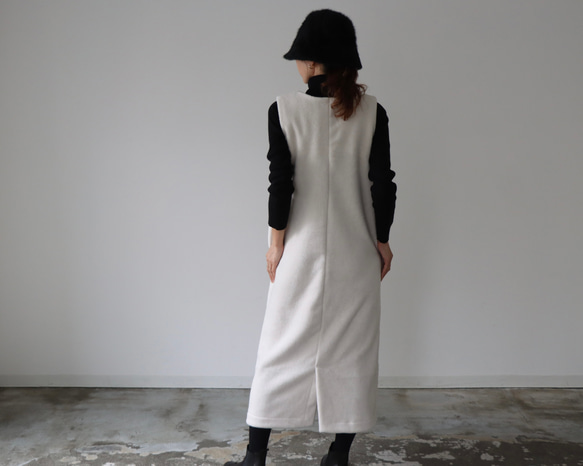 冬のモコモコ高級メルトンフリースワンピース／スラッシュネックワンピース／メルトンジャンパースカート／生成り 9枚目の画像