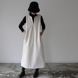 冬のモコモコ高級メルトンフリースワンピース／スラッシュネックワンピース／メルトンジャンパースカート／生成り 4枚目の画像