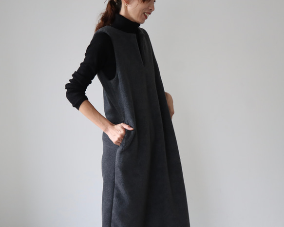 冬のモコモコ高級メルトンフリースワンピース／スラッシュネックワンピース／メルトンジャンパースカート／チャコール 6枚目の画像