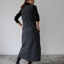 冬のモコモコ高級メルトンフリースワンピース／スラッシュネックワンピース／メルトンジャンパースカート／チャコール 8枚目の画像