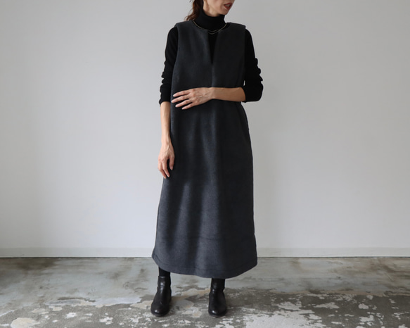 冬のモコモコ高級メルトンフリースワンピース／スラッシュネックワンピース／メルトンジャンパースカート／チャコール 9枚目の画像
