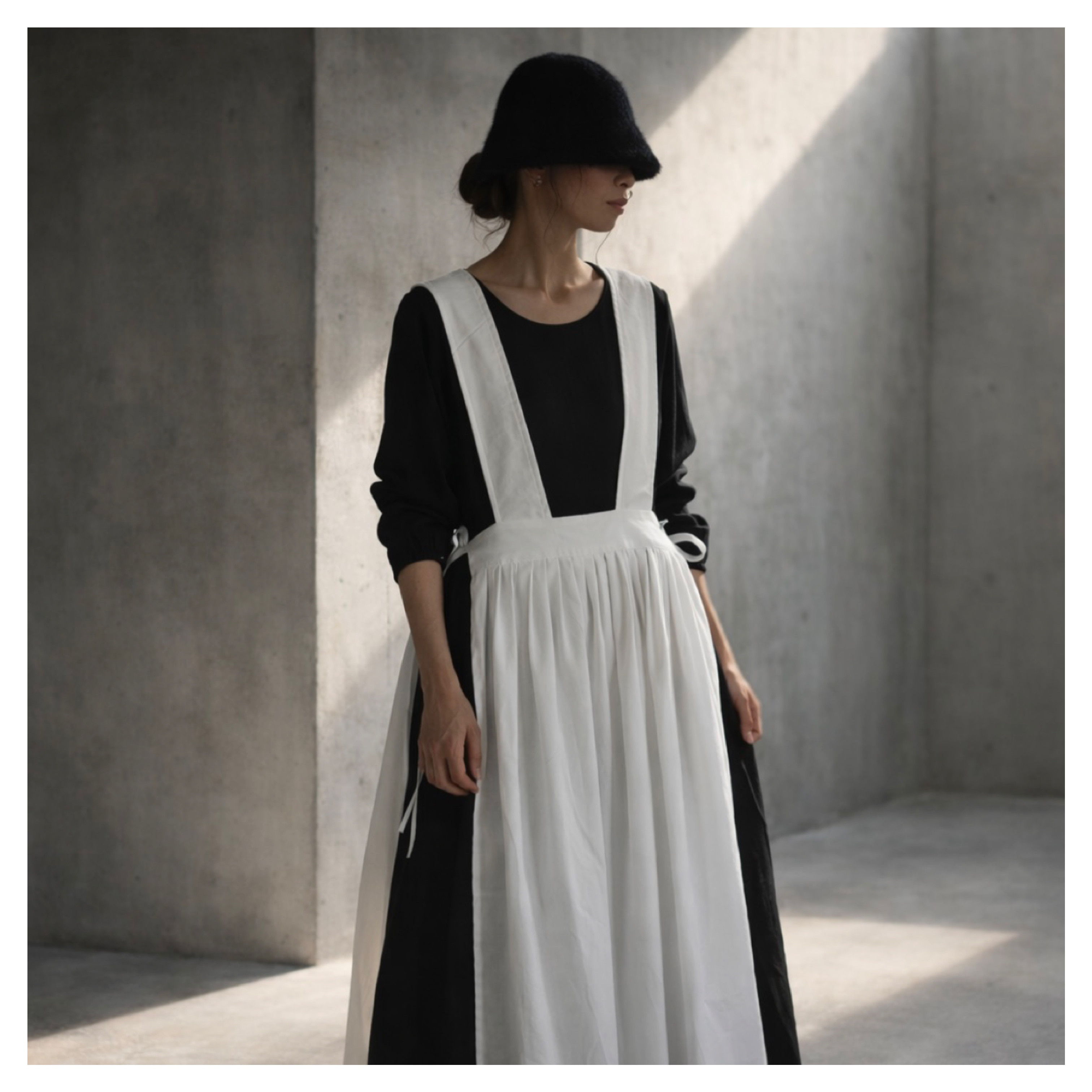 前後2wayデニムジャンパースカート／岡山児島6オンスデニムサイドリボンデザインエプロンワンピース／オフホワイト