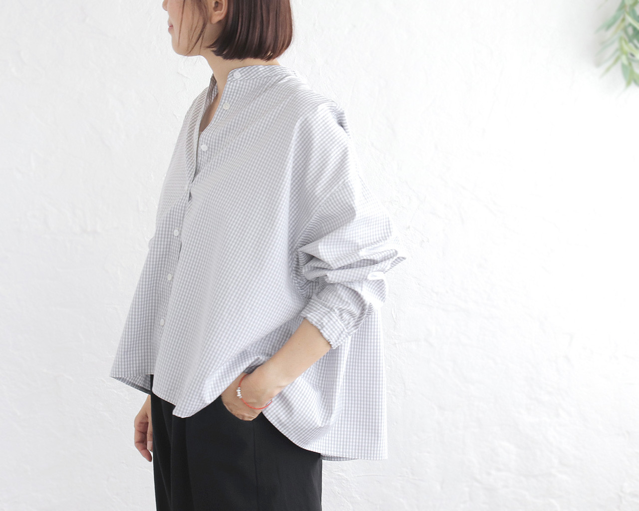さらりと羽織れる ギザコットン バンドカラーブラウス （ギンガムチェック/グレー）TP11
