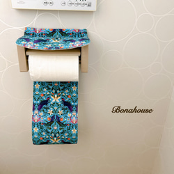 新柄☆ハンドメイドトイレットペーパーカバー「フォービドゥンフルーツ」リバティ使用 4枚目の画像