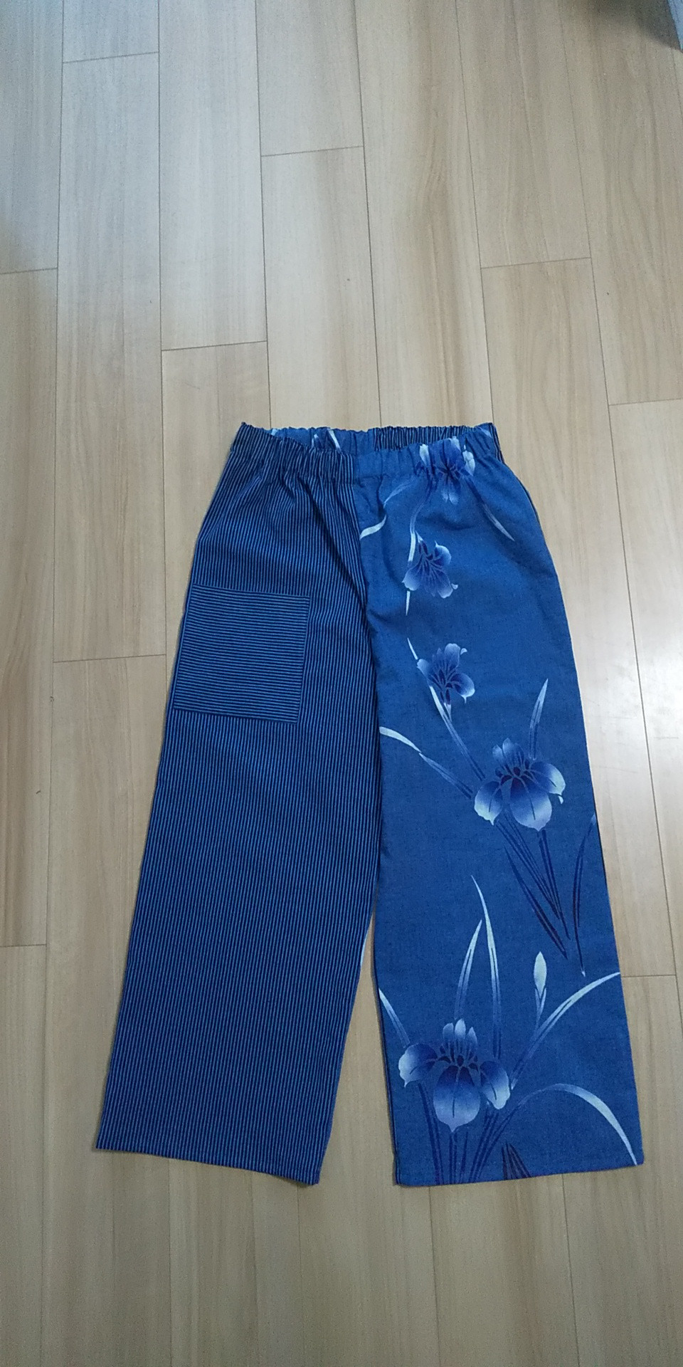 ゆったりパンツ　ゆかた地  綿  紺ブルーに花　ストライプ柄