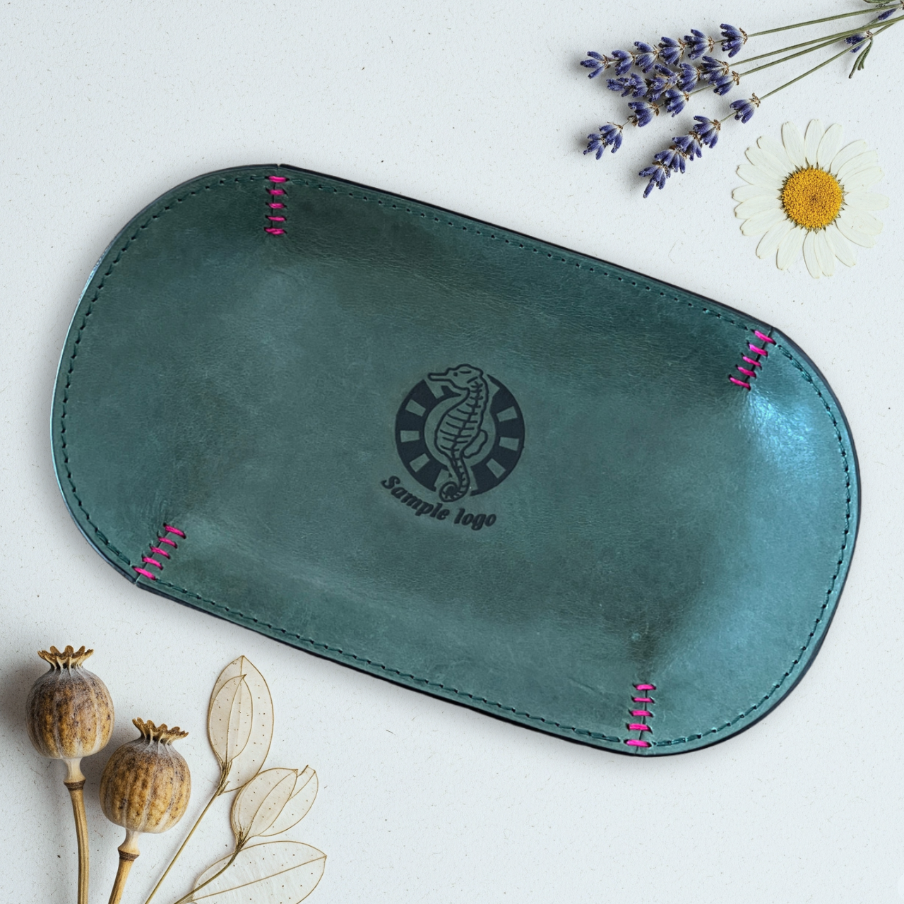 ロゴ刻印・メッセージ入れ可｜本革キャッシュトレイ（グリーン・深緑）｜開店祝い・店舗ギフト・マネートレイ