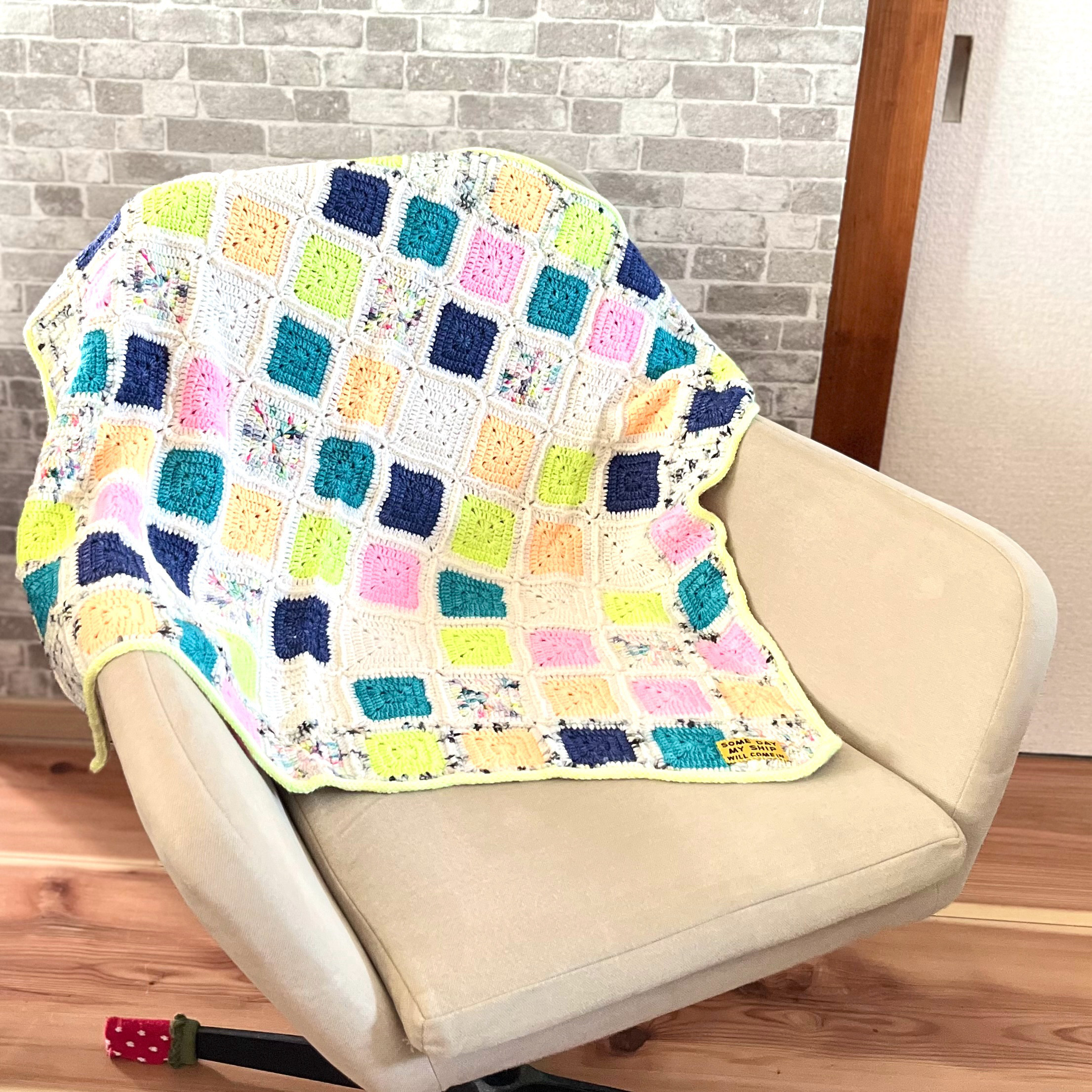 【送料無料】車の中で使いたいブランケット［マルチカラー］膝掛け　温活　ネオンカラー