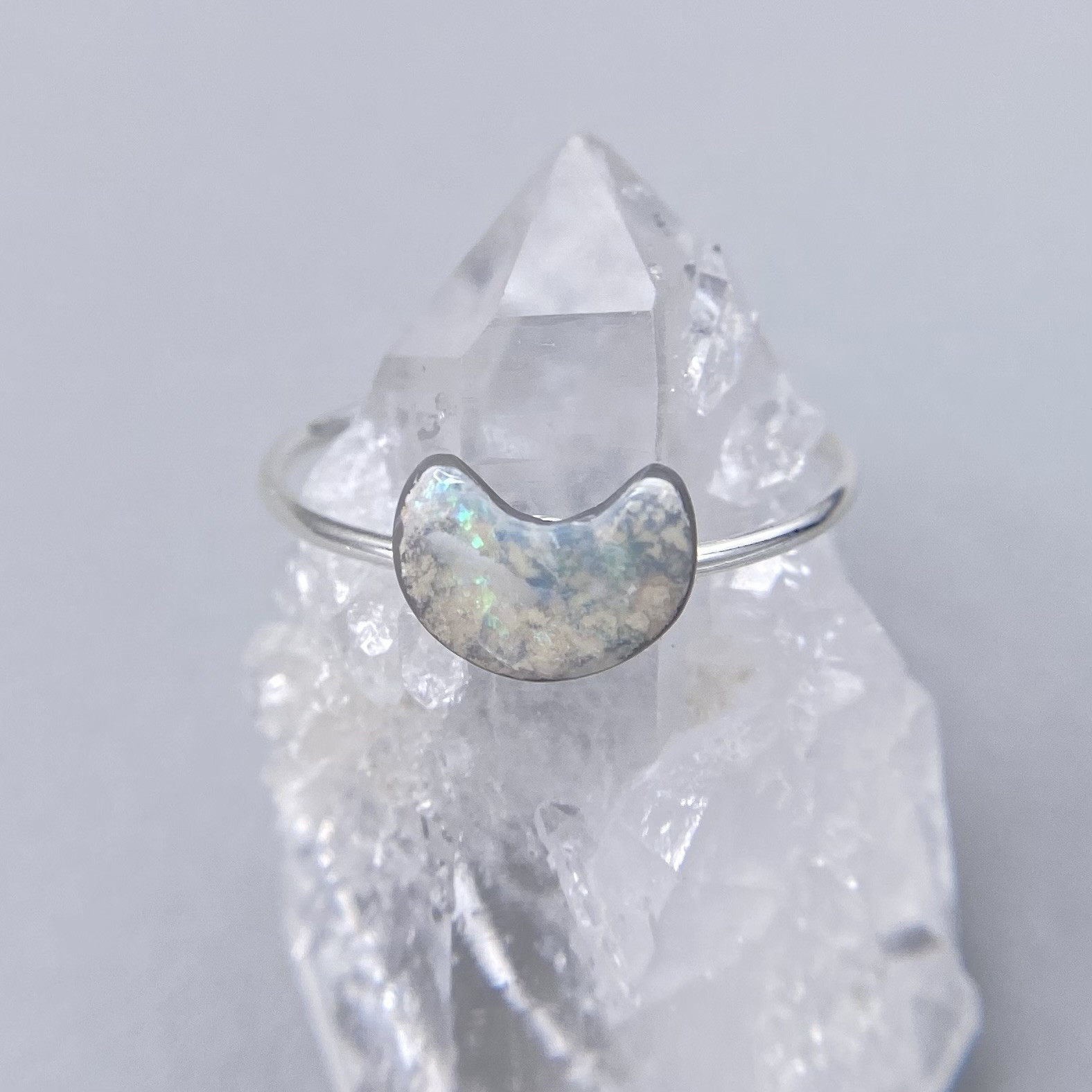猫ちゃんリング☆天然オパール原石から磨きました！（選べるサイズ）