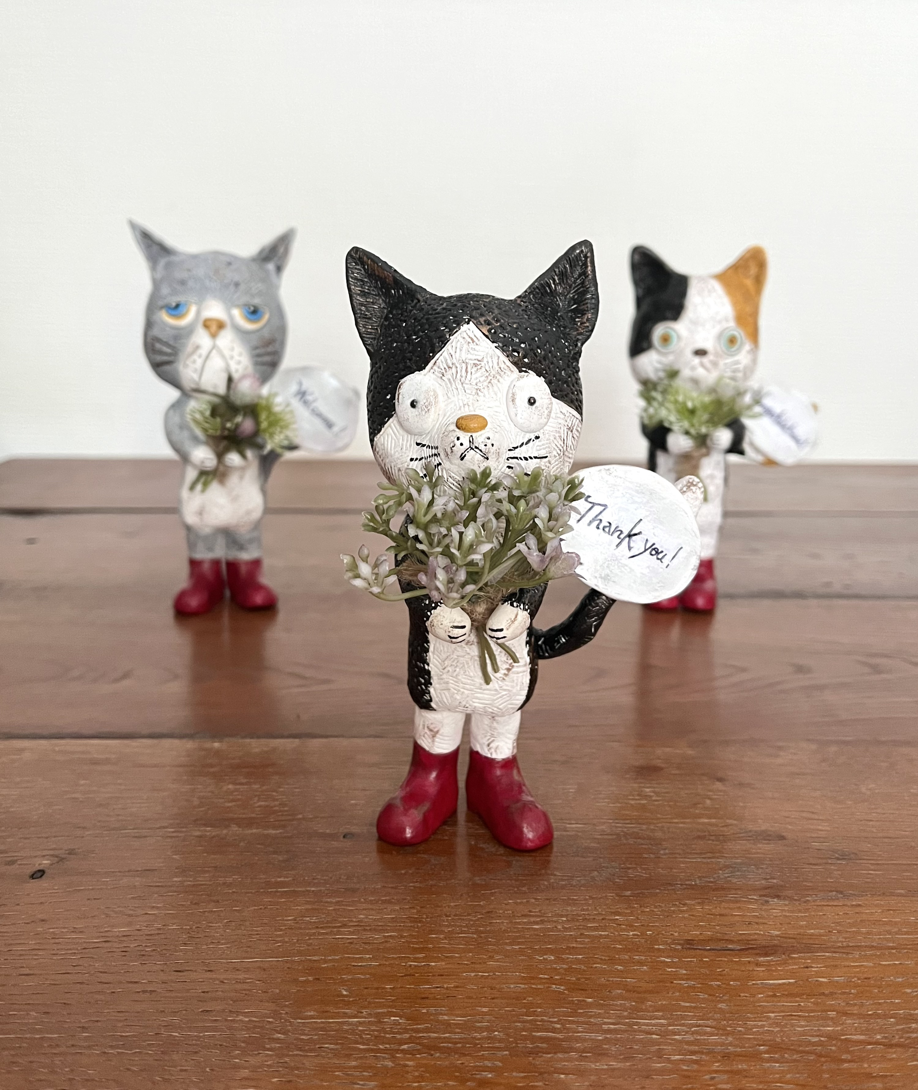 【送料無料】「猫のメッセージ・ハチワレ」フィギュア