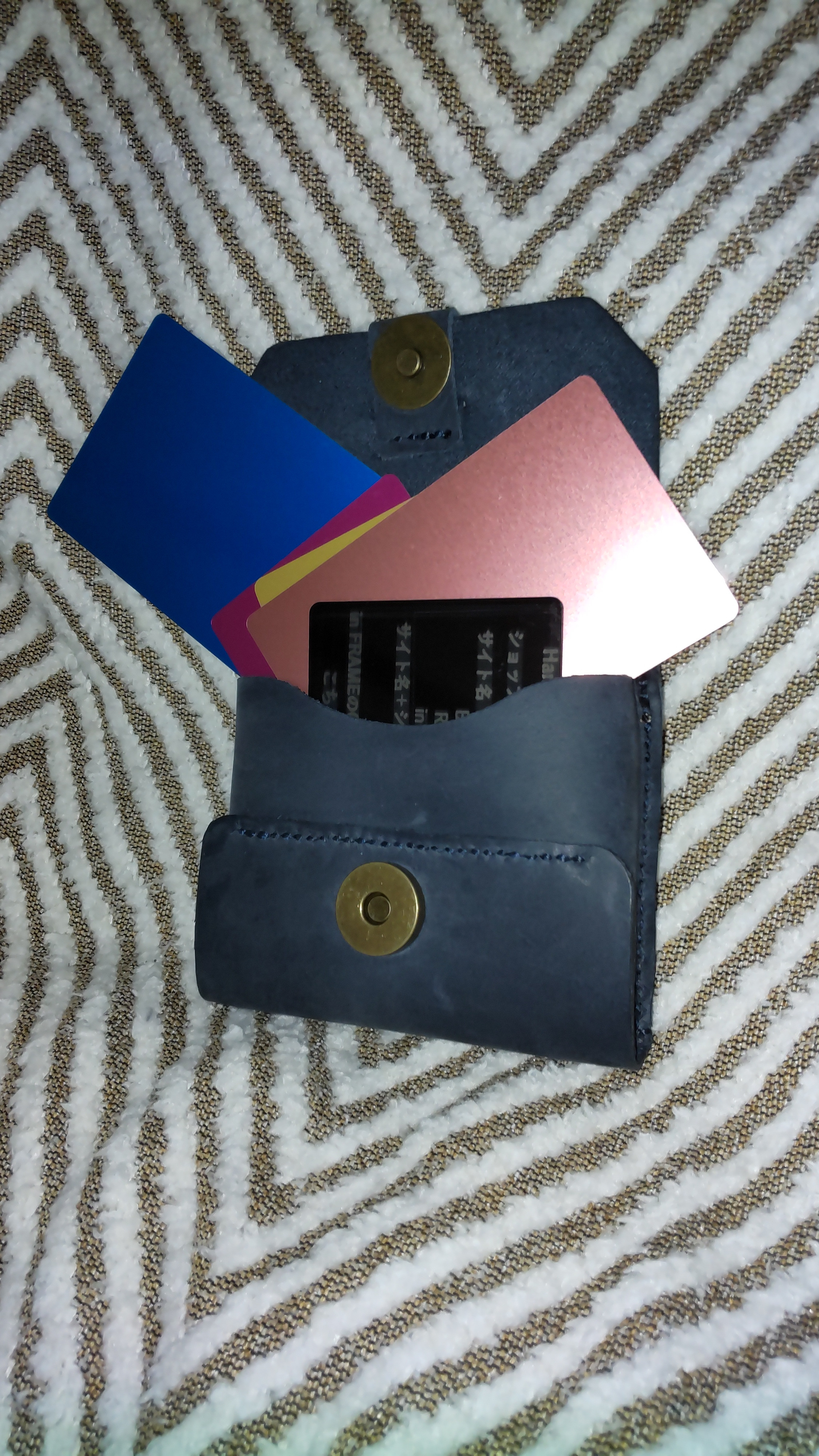 名刺入れ　マグネットホック留め