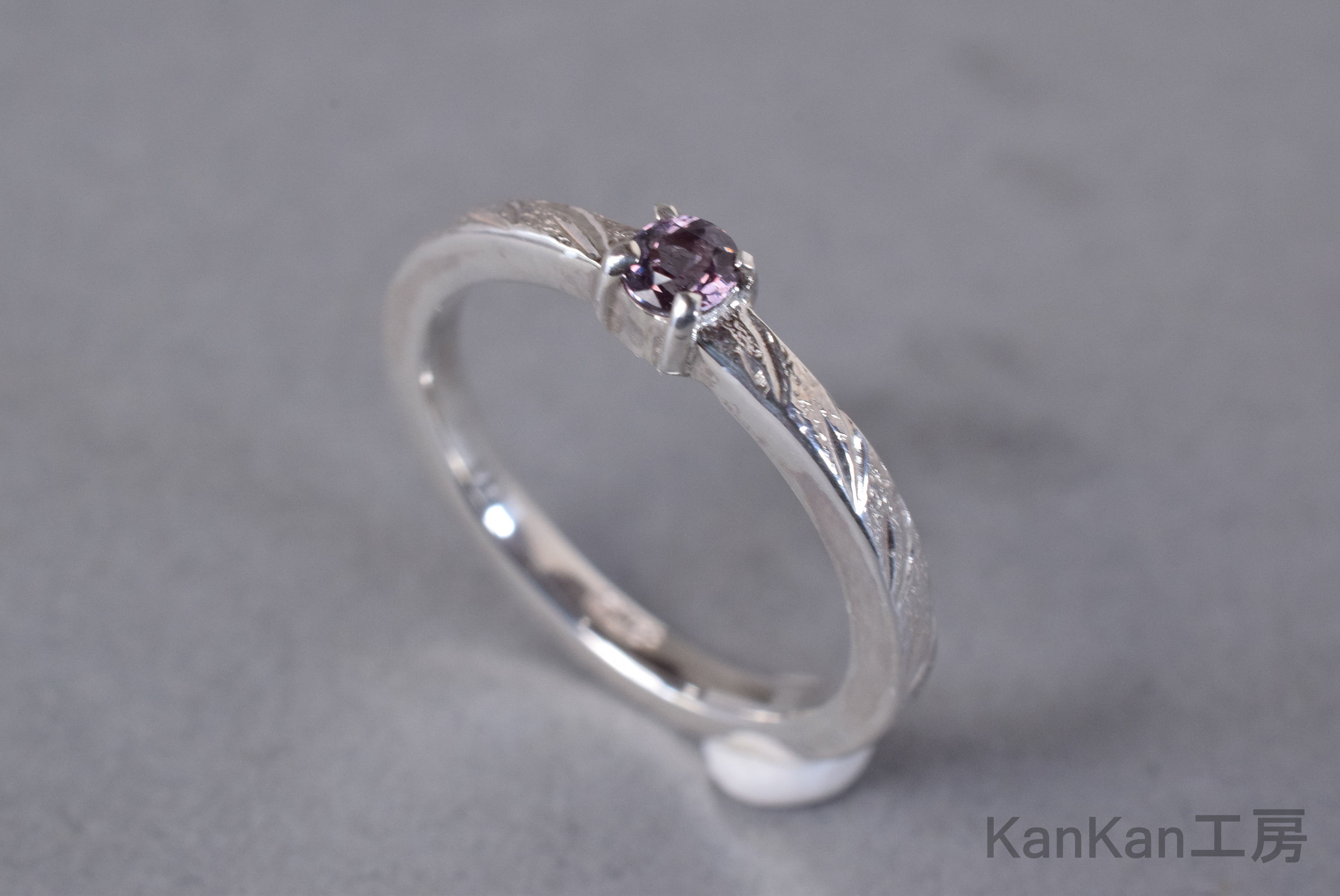 ベキリー産カラーチェンジガーネットのリング