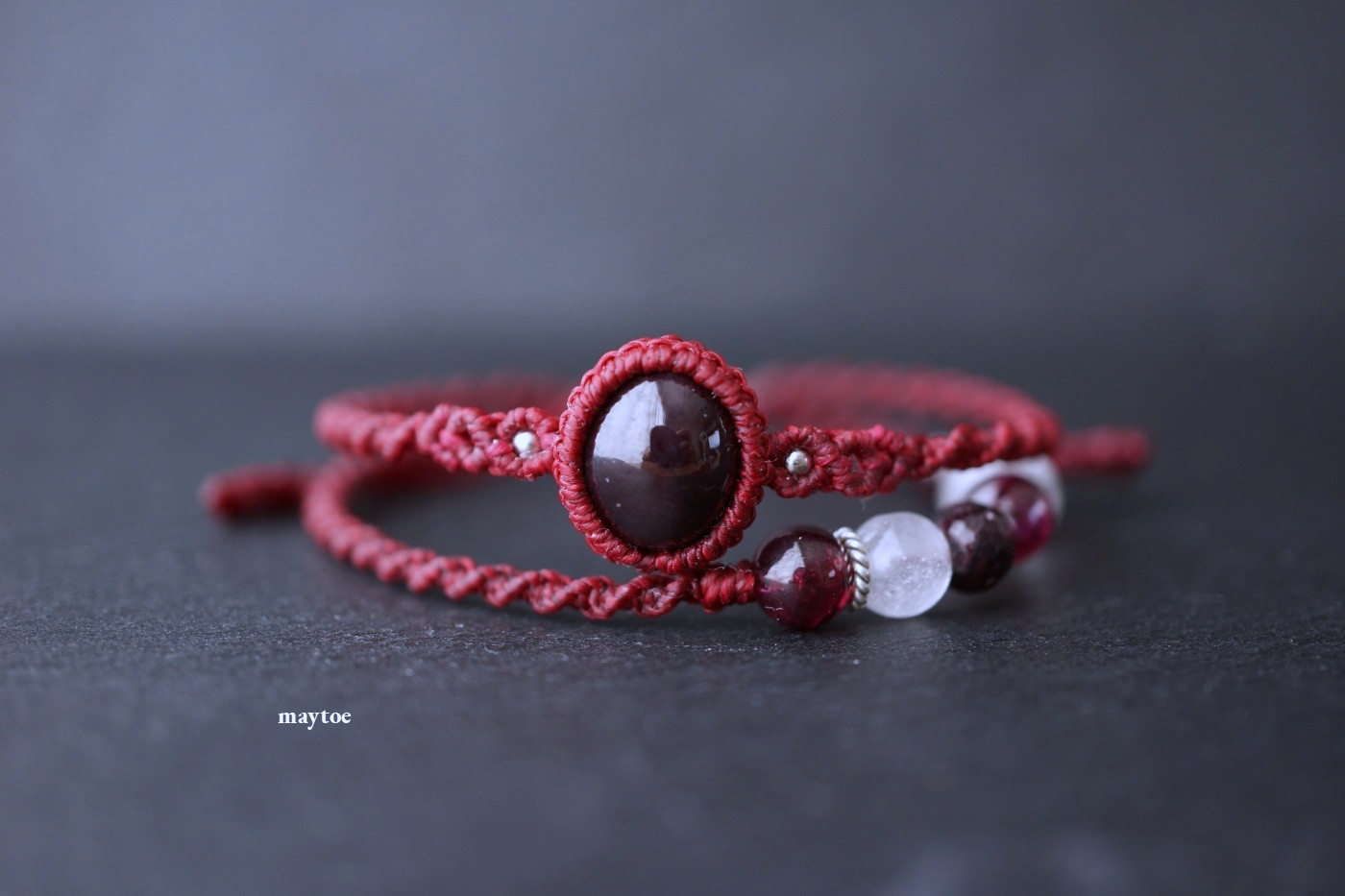 6条スターガーネットの二重マクラメブレスレット - 実 -【wine red】