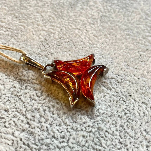 ペンダントトップ ネックレストップ シルバー925 琥珀 アンバー