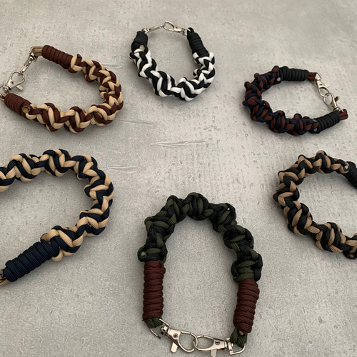 色が選べる♪ しましまがかわいい⭐︎ ハンドストラップ パラコード