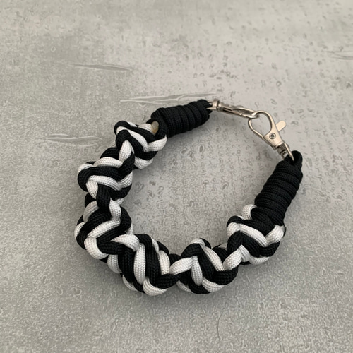 色が選べる♪ しましまがかわいい⭐︎ ハンドストラップ パラコード