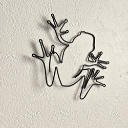 ワイヤーアート 壁飾り 【 カエル 】 かえる 飾り 壁面 ワイヤークラフト ウォールデコ インテリア雑貨 雨 かわいい 3枚目の画像