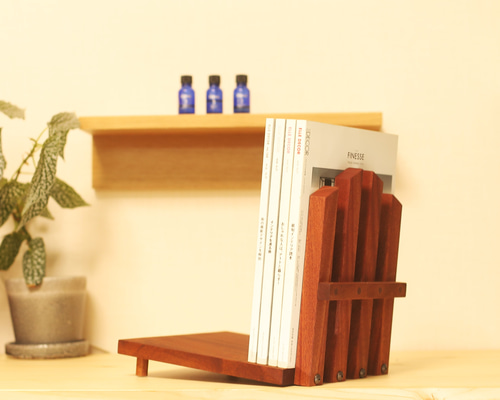 受注製作・限定品 1冊でも本が倒れない、美しく佇むブックシェルフ