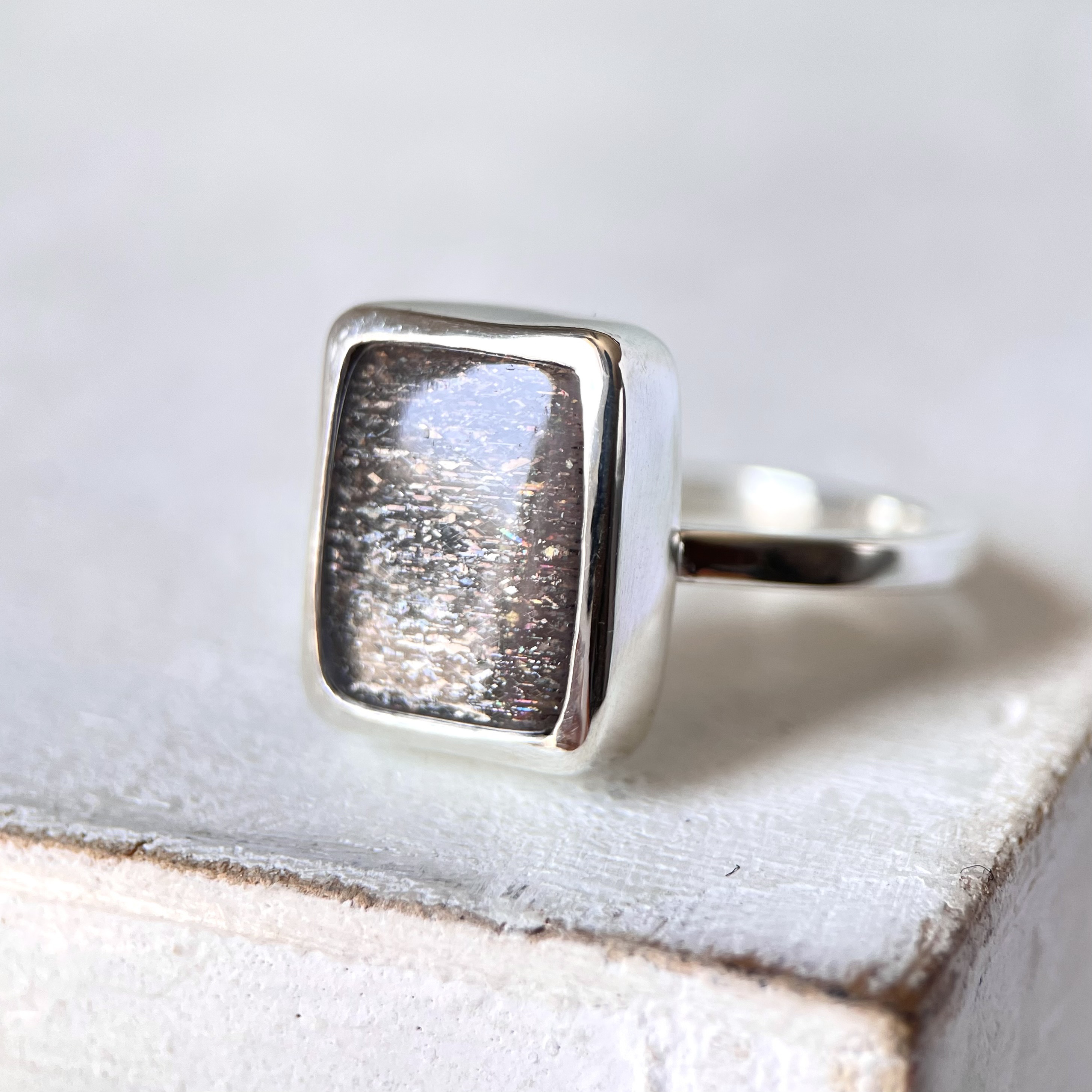 【レア天然石】レインボーラティスサンストーンリング　サイズ14.7号  シルバー925 〈送料無料〉SR-196