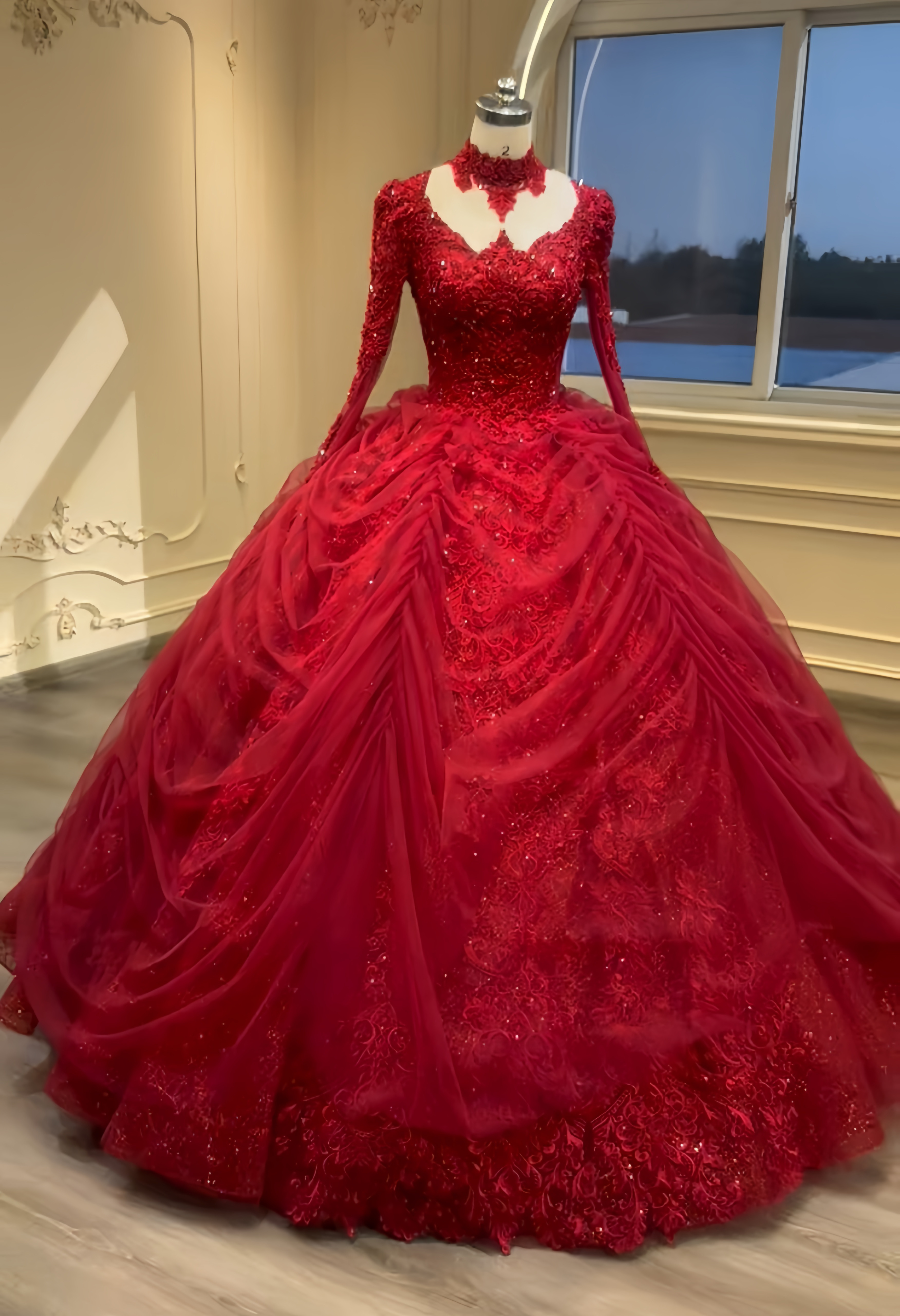 高級感溢れる！ホルターネック　紅色　ソフトチュール　韓国スタイル　グッリター　ストーン　長袖　冬婚春婚カラードレス二次会