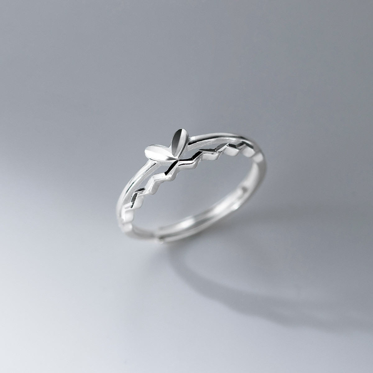 シルバー925  大人かわいい　レッドハート　リング　レディース 調整可能 フリーサイズ 金属アレルギー対応  指輪