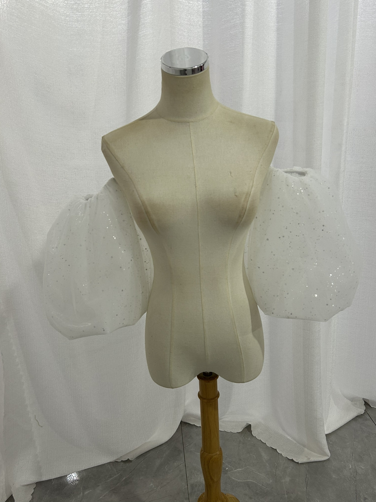 アームドレス　ふんわり人気上昇！キラキラチュール パフスリーブ　アームカバー　付け袖　プライダル　花二の腕カバー