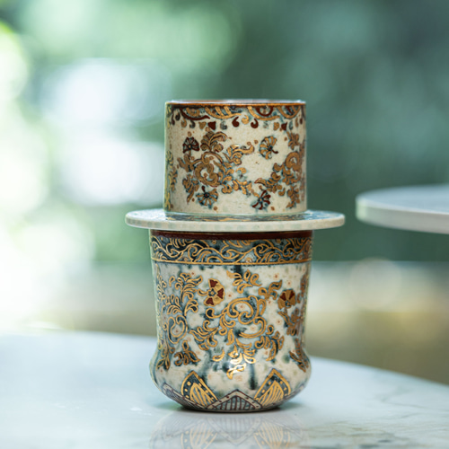 詩瓷集の新作・中国唐風青花磁器手作コーヒー器具「ケーキドリッパー