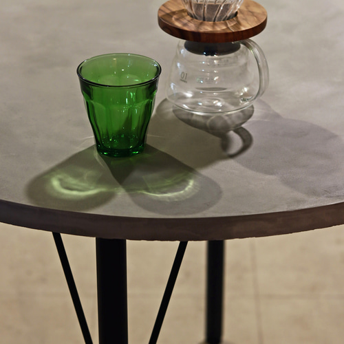 円形｜ラウンドテーブル｜ライトグレー｜薄塗りモルタル｜ダイニングテーブル ◇送料無料◇ 円形｜薄塗りモルタル｜ラウンドテーブル｜ライト