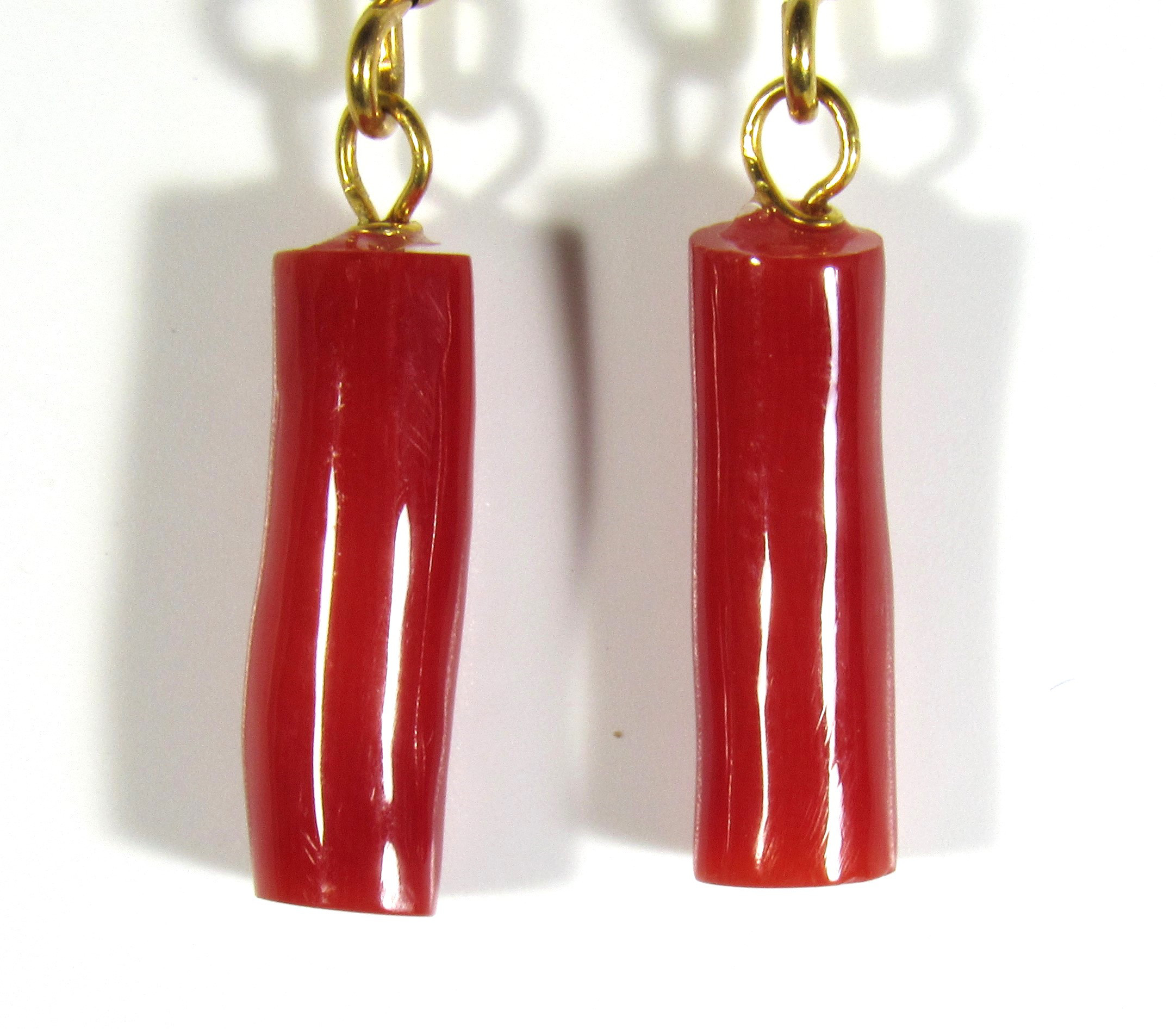 土佐の宝石珊瑚　サンゴ　ピアス　アクセサリ－・ジュエリ－　赤枝　ピアス　IMG－1107