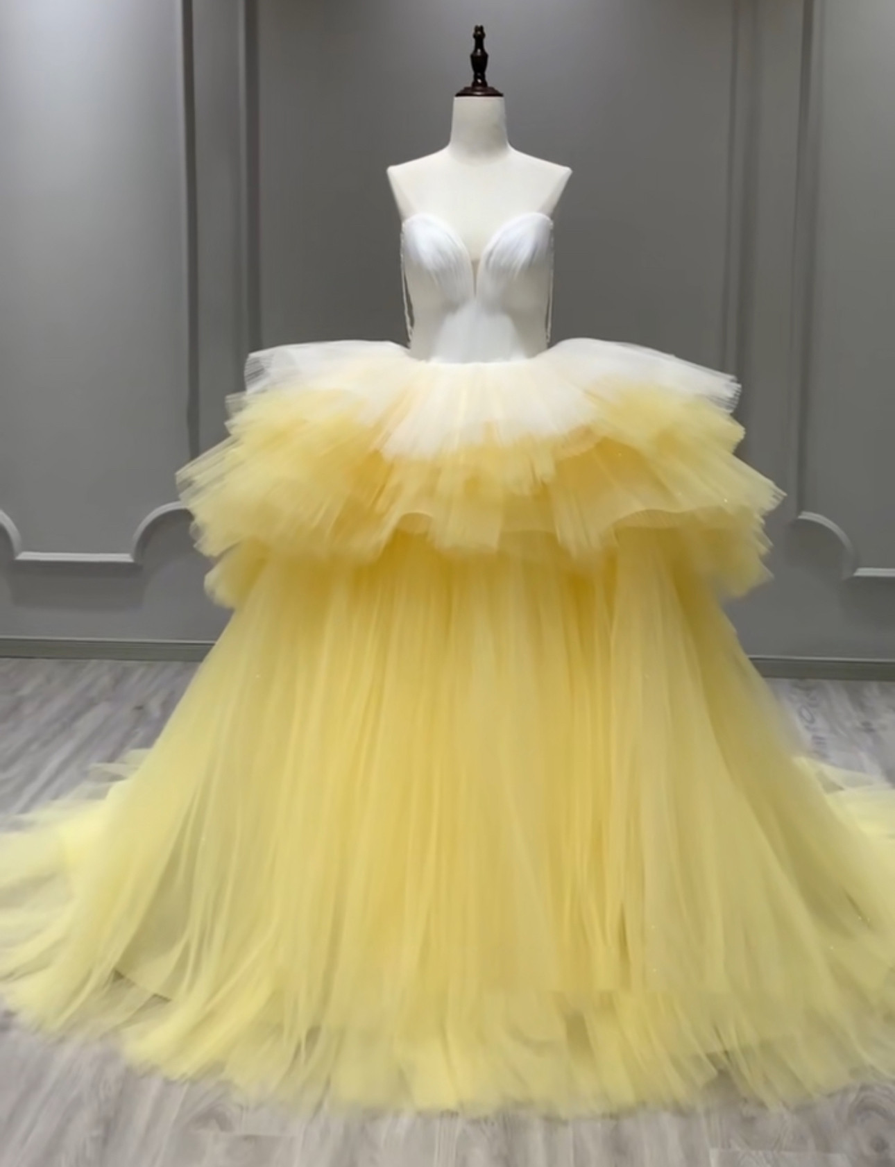 美品　イェロー黄色　痩せて見える　パーティードレス　可愛い　バックリボン　カラー変更可能　ブライダル　前撮り披露宴結婚式