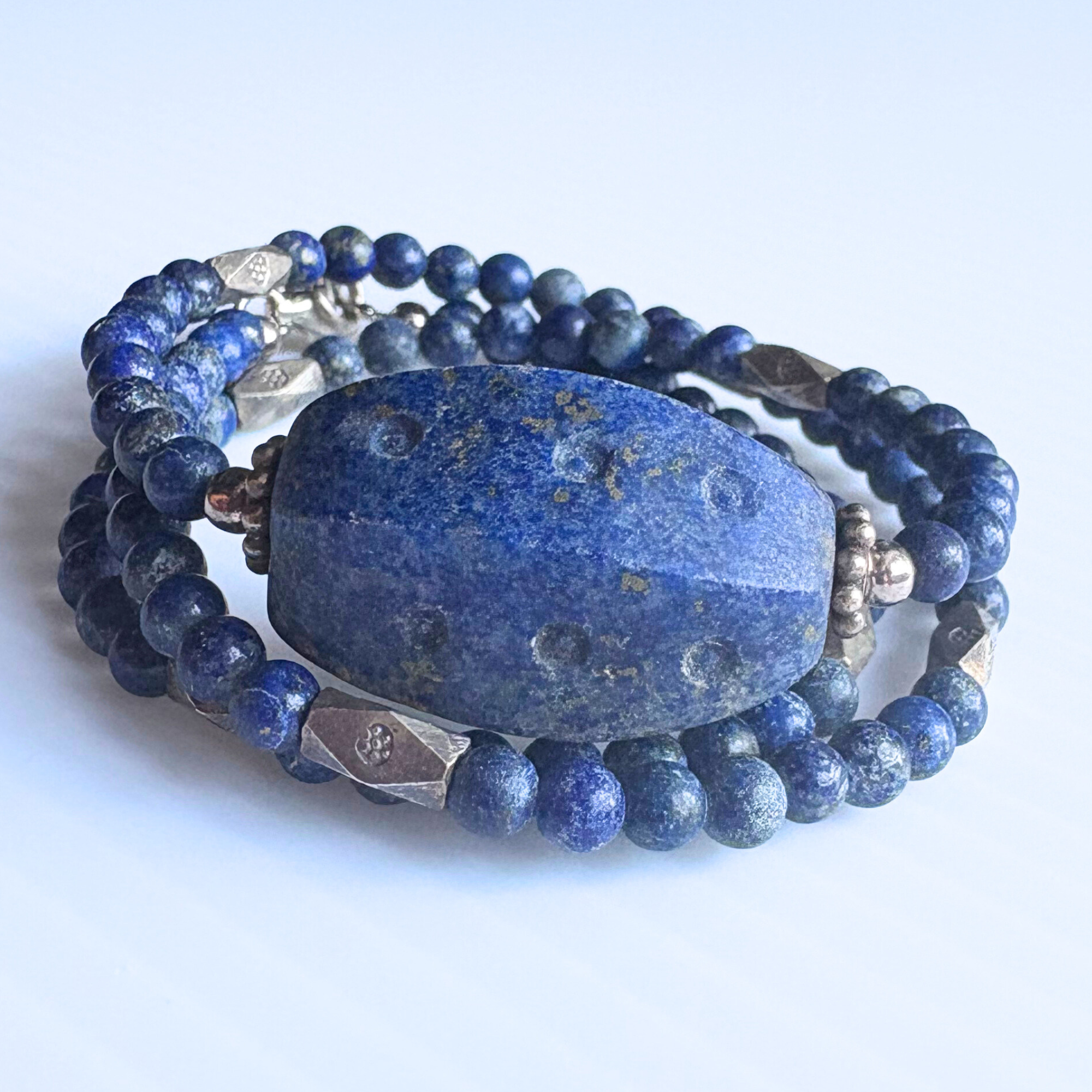 【D18】　神秘の青に魅せられて｜ラピスラズリ×銀細工 メソポタミア調ネックレス　天然石ネックレス　天然石ビーズ