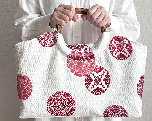 着物リメイク バッグ【バンブーハンドル帯バッグ （特大）白磁色地亀甲