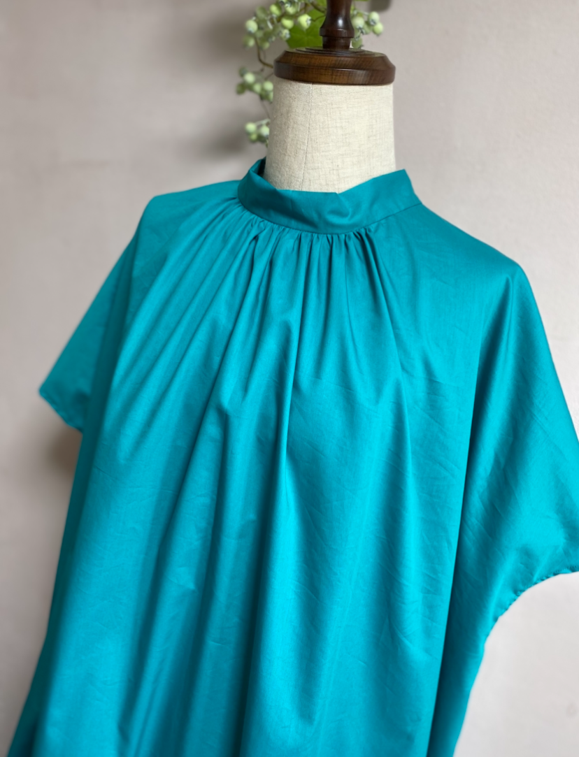 《大きいサイズ》　ターコイズグリーンのスタンドカラーワンピース　Ｌ　ＬＬ　１３号