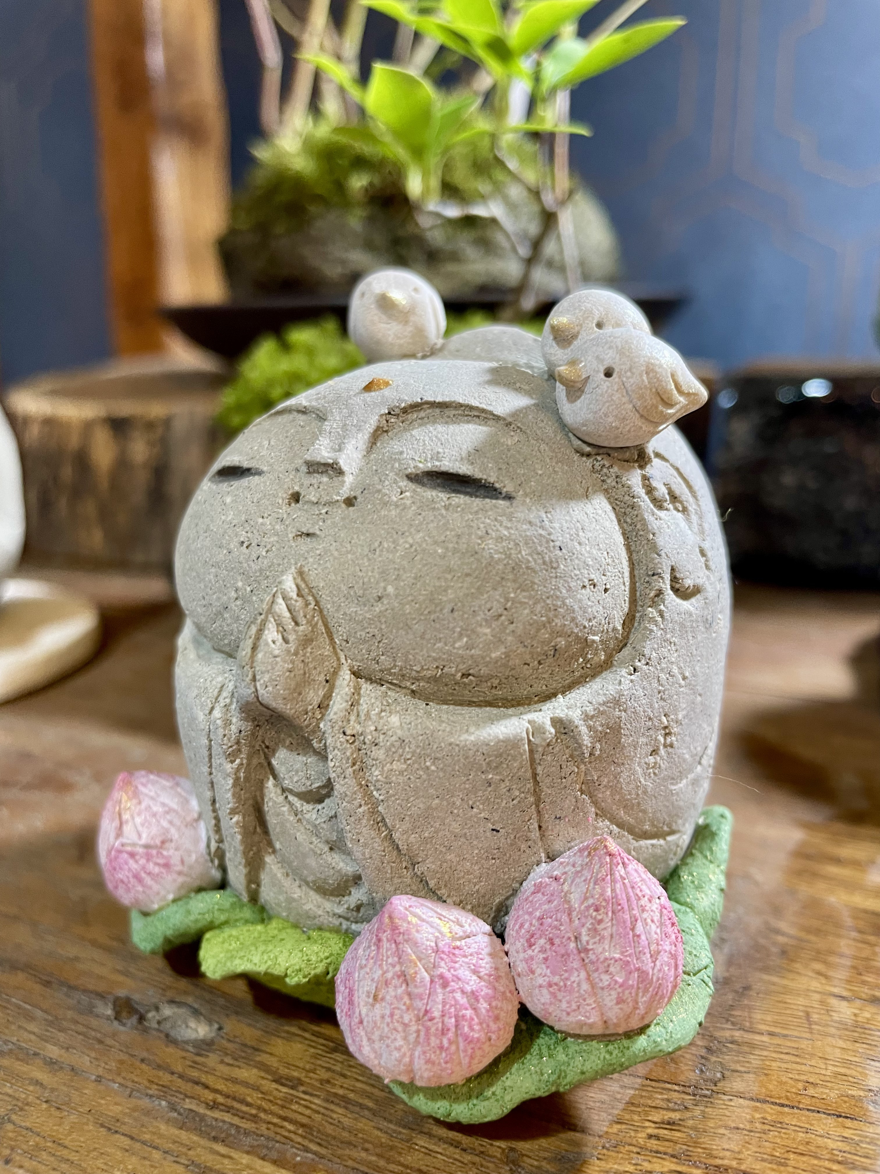 【new】小鳥に愛される地蔵　蓮の台座