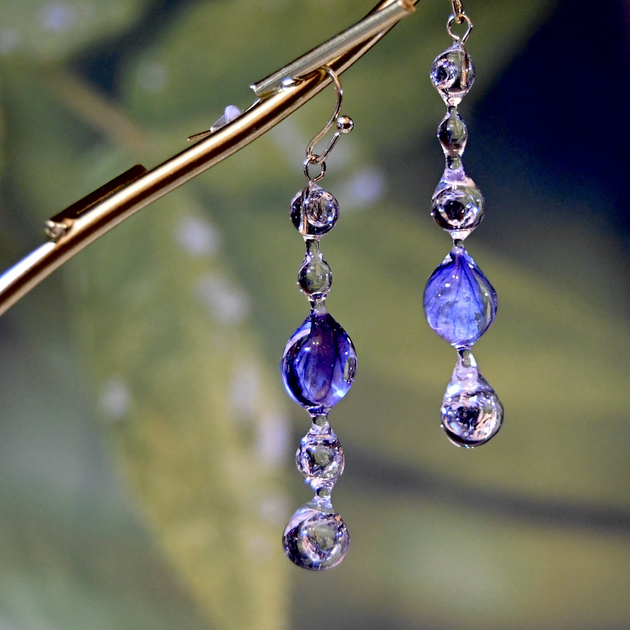 ビオラの色彩映る雫柱 ✴︎ジルコニア入り・ピアス・イヤリング