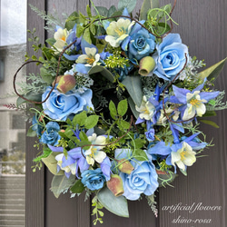 パープルラナンキュラスとバンダのハーフムーンリース アートフラワー