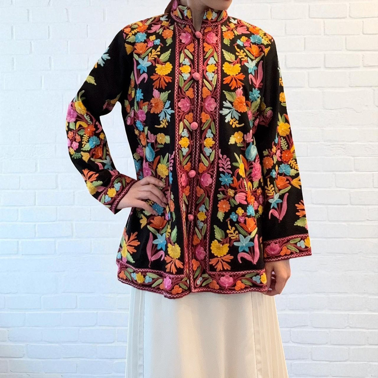 インド刺繍 ジャケット ロング丈 花柄 チュニック アウター ブラック カラフル 手仕事 一点物 レディース