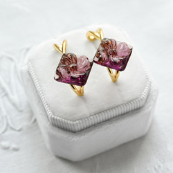 ２個セット｜ヴィンテージガラスのイヤーカフ［スクエアフラワー・パープル］ゴールド／シルバー 4枚目の画像