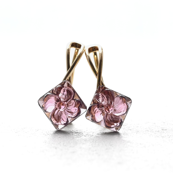 ２個セット｜ヴィンテージガラスのイヤーカフ［スクエアフラワー・パープル］ゴールド／シルバー 1枚目の画像