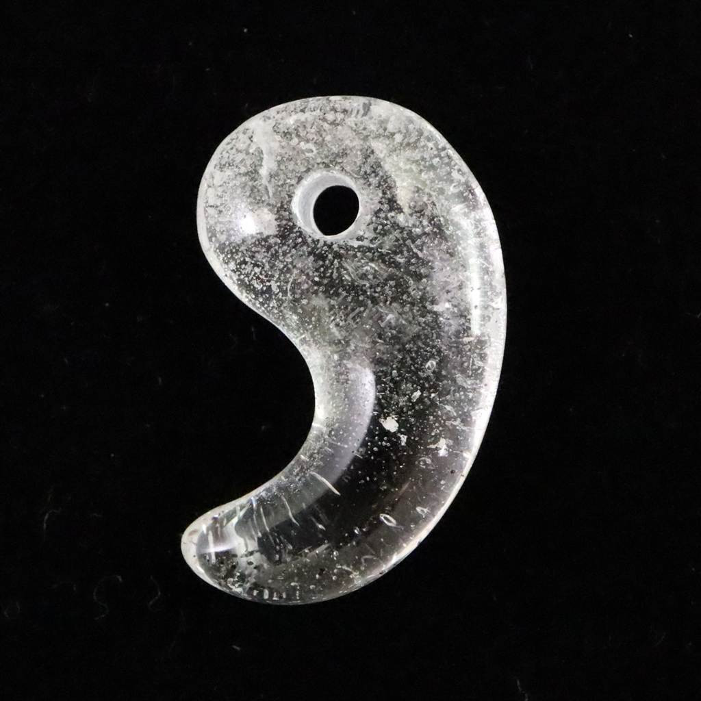 チベット カイラス産 ヒマラヤ 水晶 勾玉 4.24g #45041