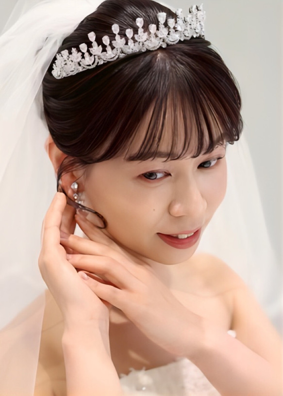 G134　結婚式　ジルコニア　挙式　ウェディング　ビジュー　プリンセス　王冠　ダイヤモンド風　大きめティアラ 2枚目の画像