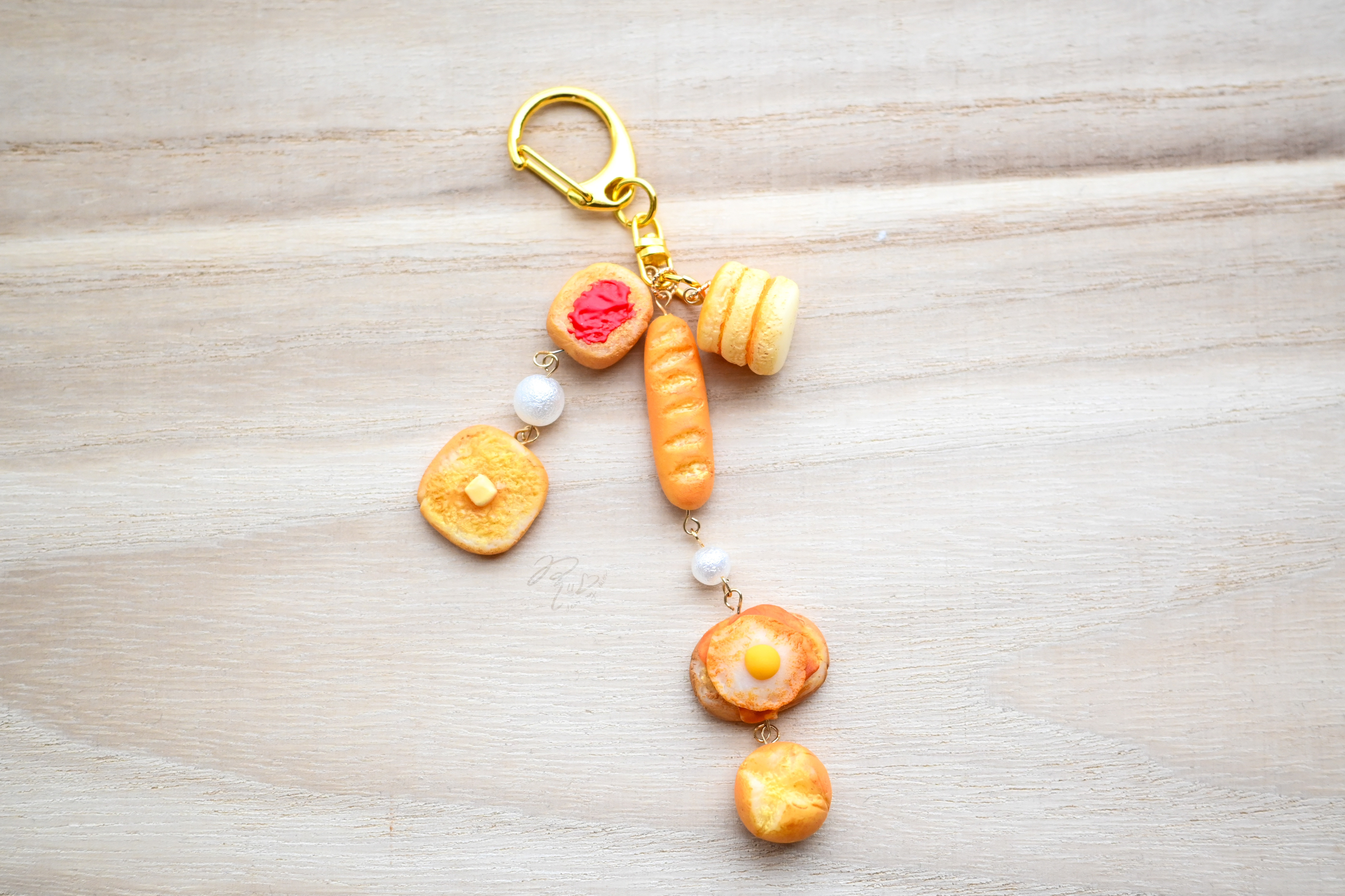 パン｜ミニチュアキーホルダー｜ハンドメイド