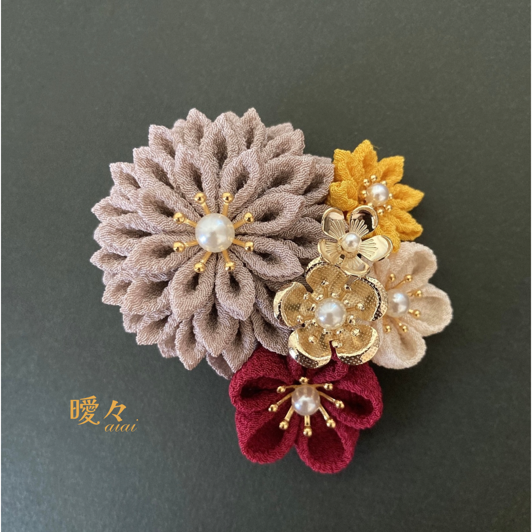 【ダリアと小花の髪飾り】 和装　フォーマル　特別な日　着物　浴衣　袴　振袖　卒業式　成人式　ベージュ　グレー　ナチュラル