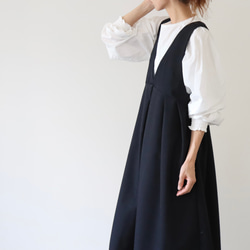 【SM〜LL・着丈出し+10cmまで】ウールライクで新登場後ろ姿が可愛いバックボタン　ジャンパースカート(ブラック) 11枚目の画像