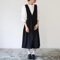 【SM〜LL・着丈出し+10cmまで】ウールライクで新登場後ろ姿が可愛いバックボタン　ジャンパースカート(ブラック) 5枚目の画像