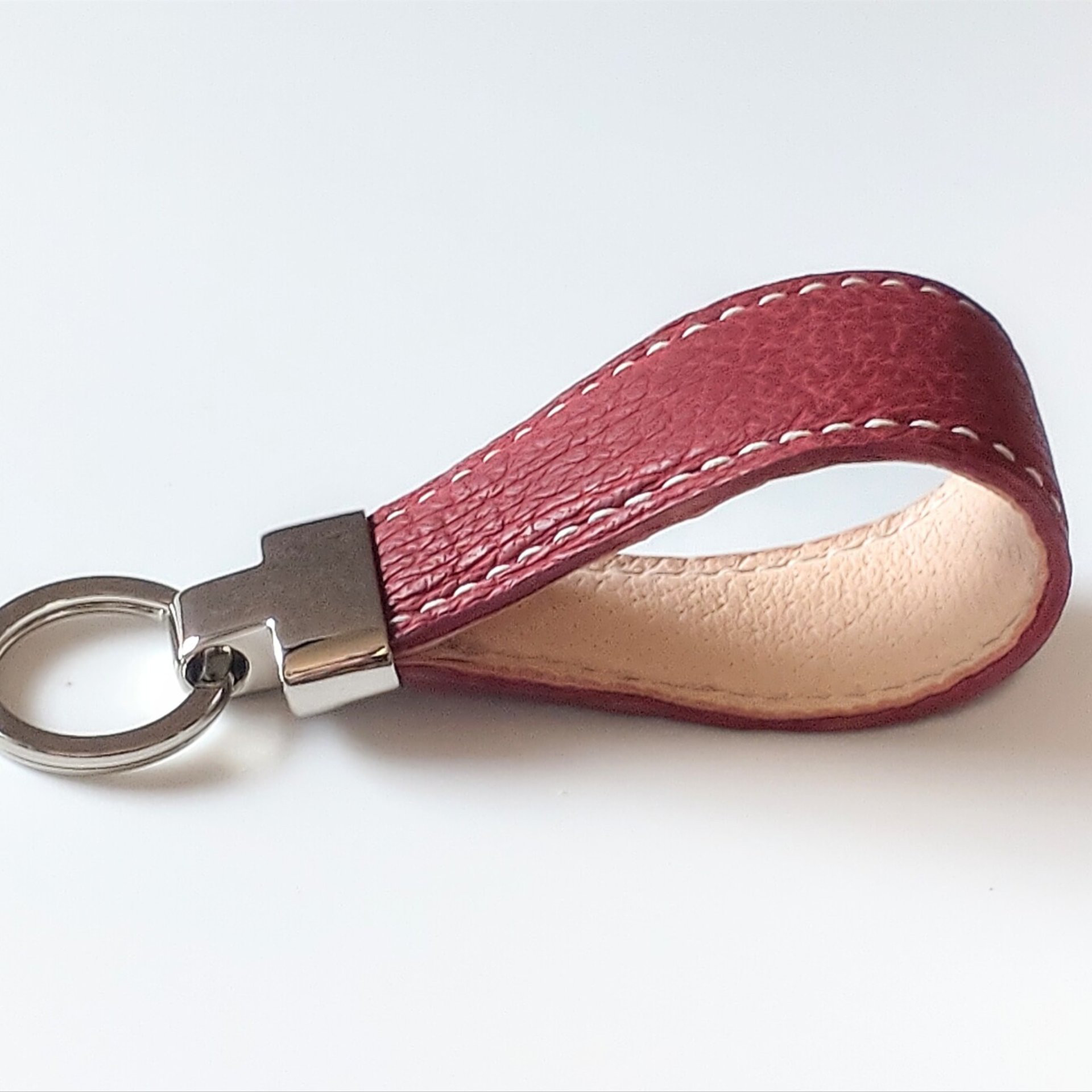 【バッグのアクセサリーにも】サメ革キーホルダー